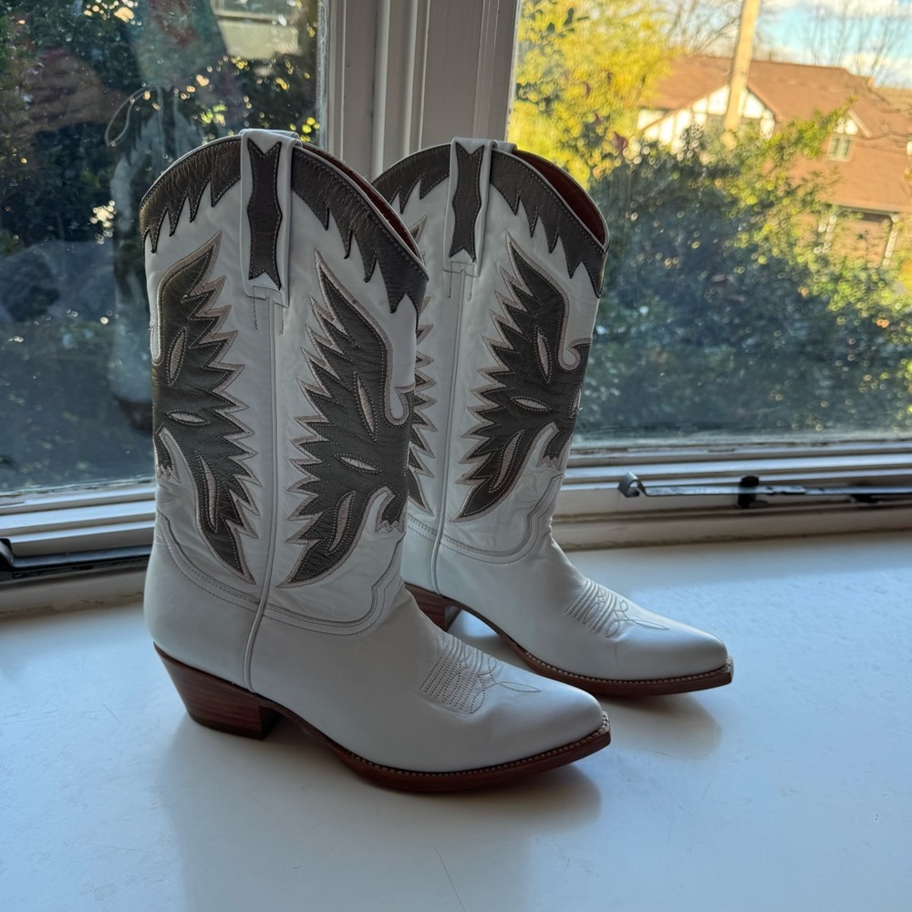 FRYE White, Pink, and Gold Cowgirl Boots NEW - Picture 2 of 5